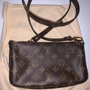 ❌SOLD❌Louis Vuitton Pochette Accessoires